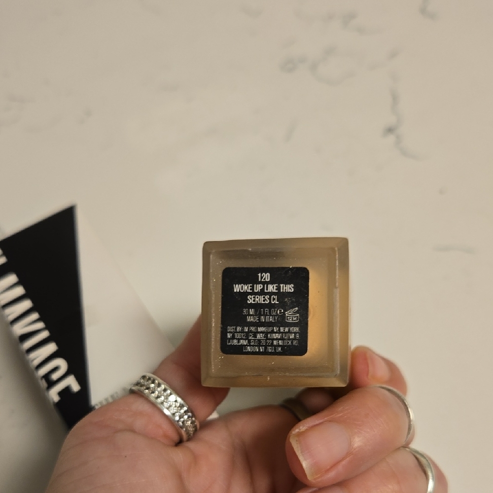 IL MAKIAGE 'Woke Up Like This' Foundation - Series 120 - Picture 5 of 7